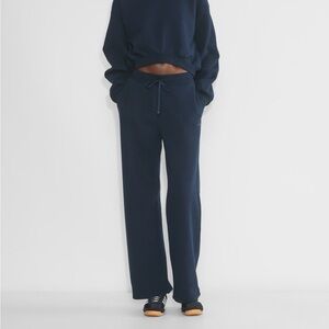 Aritzia Cozy Fleece Perfect Wide Sweatpant size small